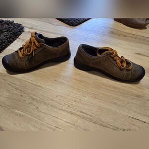 Keen Shoes Womens 7 US Eu 37.5 Reisen leather Cascade Brown Oxford Lace Up